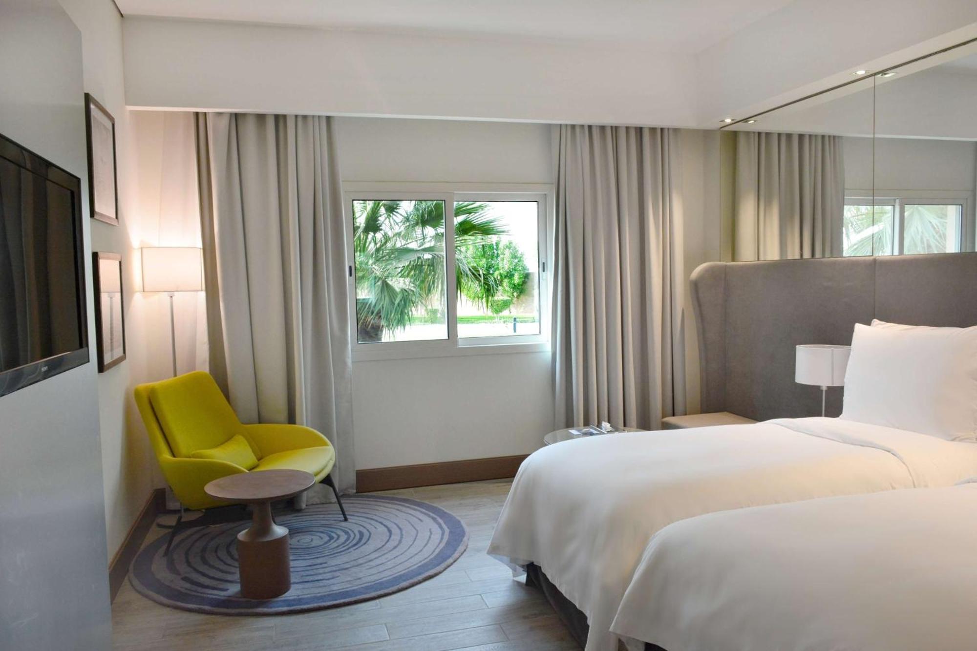 Radisson Blu Resort, Al Khobar Half Moon Bay Exterior foto A room at the hotel