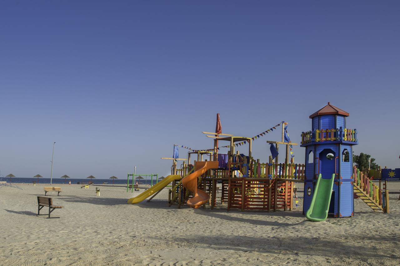 Radisson Blu Resort, Al Khobar Half Moon Bay Exterior foto Playground on the beach