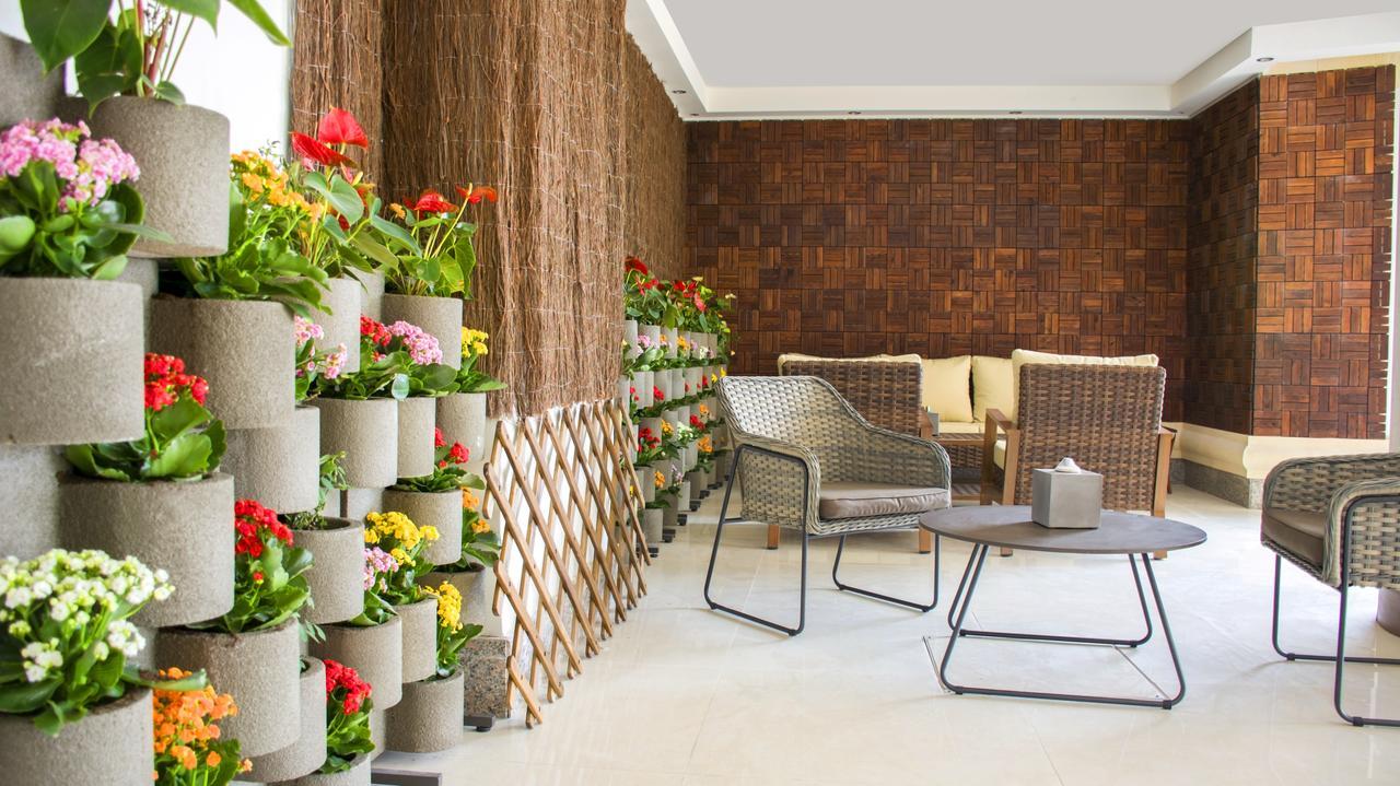 Radisson Blu Resort, Al Khobar Half Moon Bay Exterior foto Vertical garden