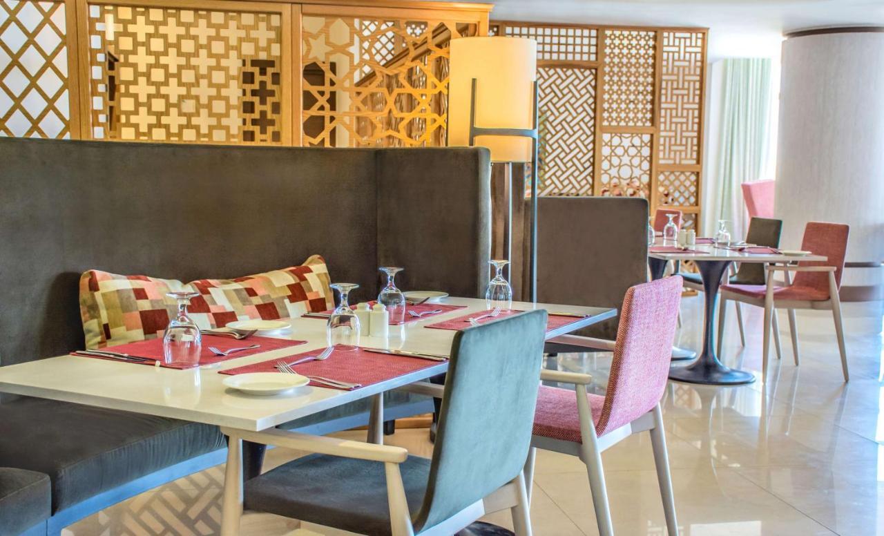 Radisson Blu Resort, Al Khobar Half Moon Bay Exterior foto The restaurant