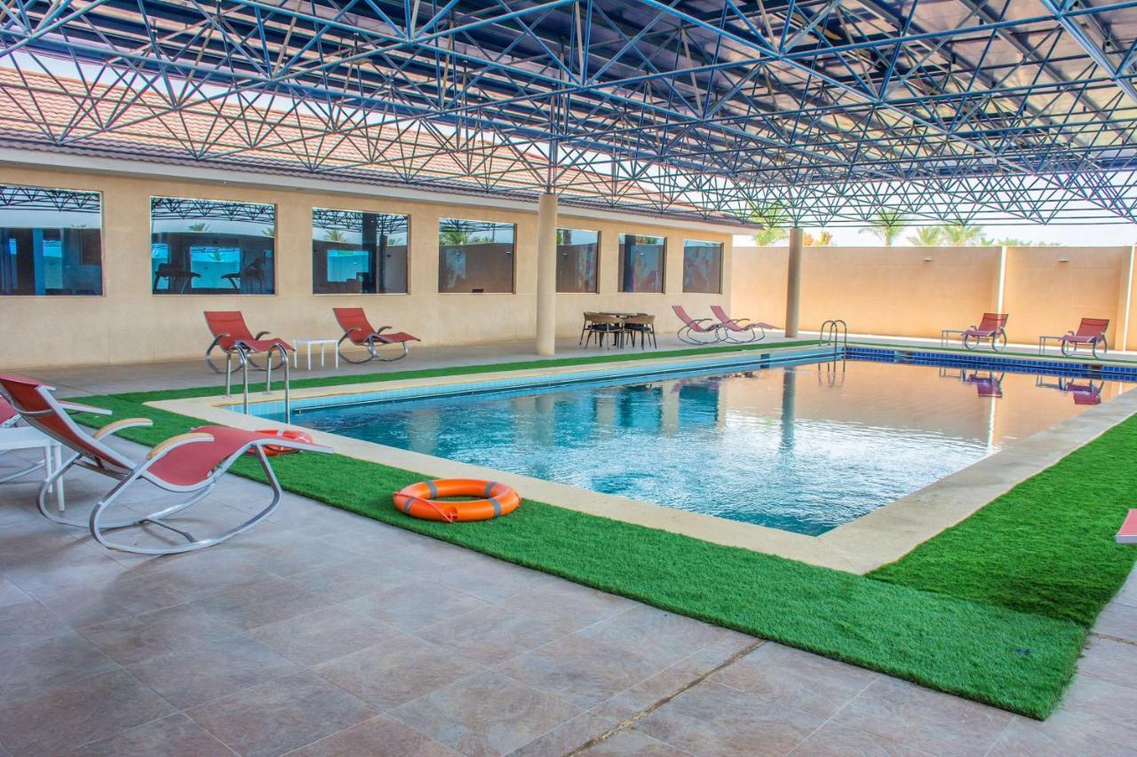Radisson Blu Resort, Al Khobar Half Moon Bay Exterior foto Swimming pool at the hotel