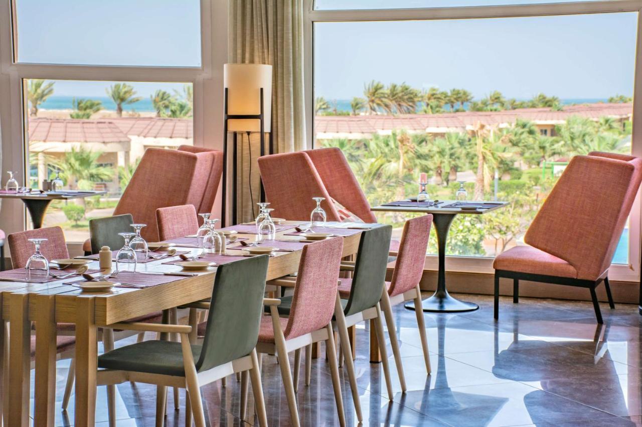 Radisson Blu Resort, Al Khobar Half Moon Bay Exterior foto The restaurant