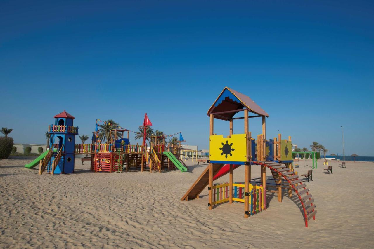 Radisson Blu Resort, Al Khobar Half Moon Bay Exterior foto Playground at the beach